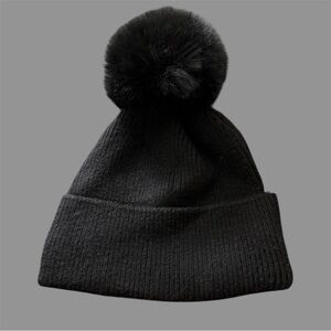 Norla Canada Pom-Pom Cuffed Hat